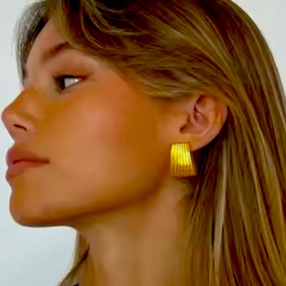 NEW Zara Gold Earrings - Picture 6 of 7